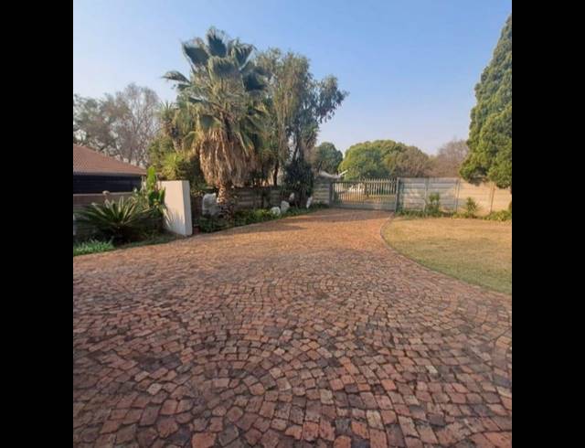 4 BEDROOM HOUSE FOR SALE IN VAAL PARK EXT 1